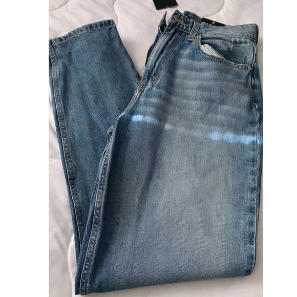 Very High Rise Mom Jeans - Picture 2 of 4